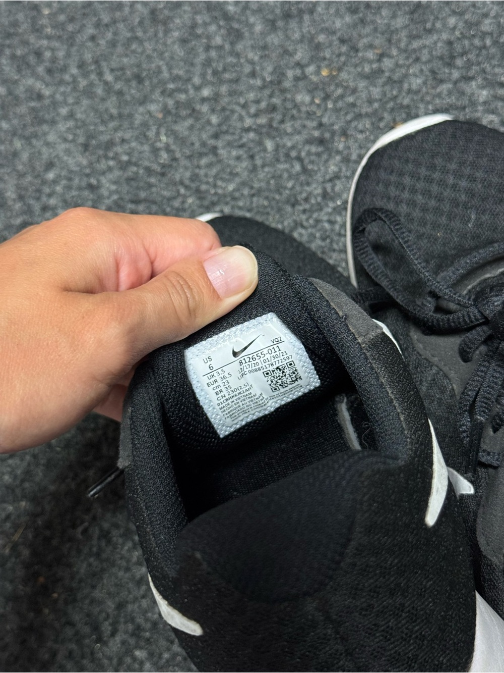 Nike Tanjun Black White - Picture 11 of 11